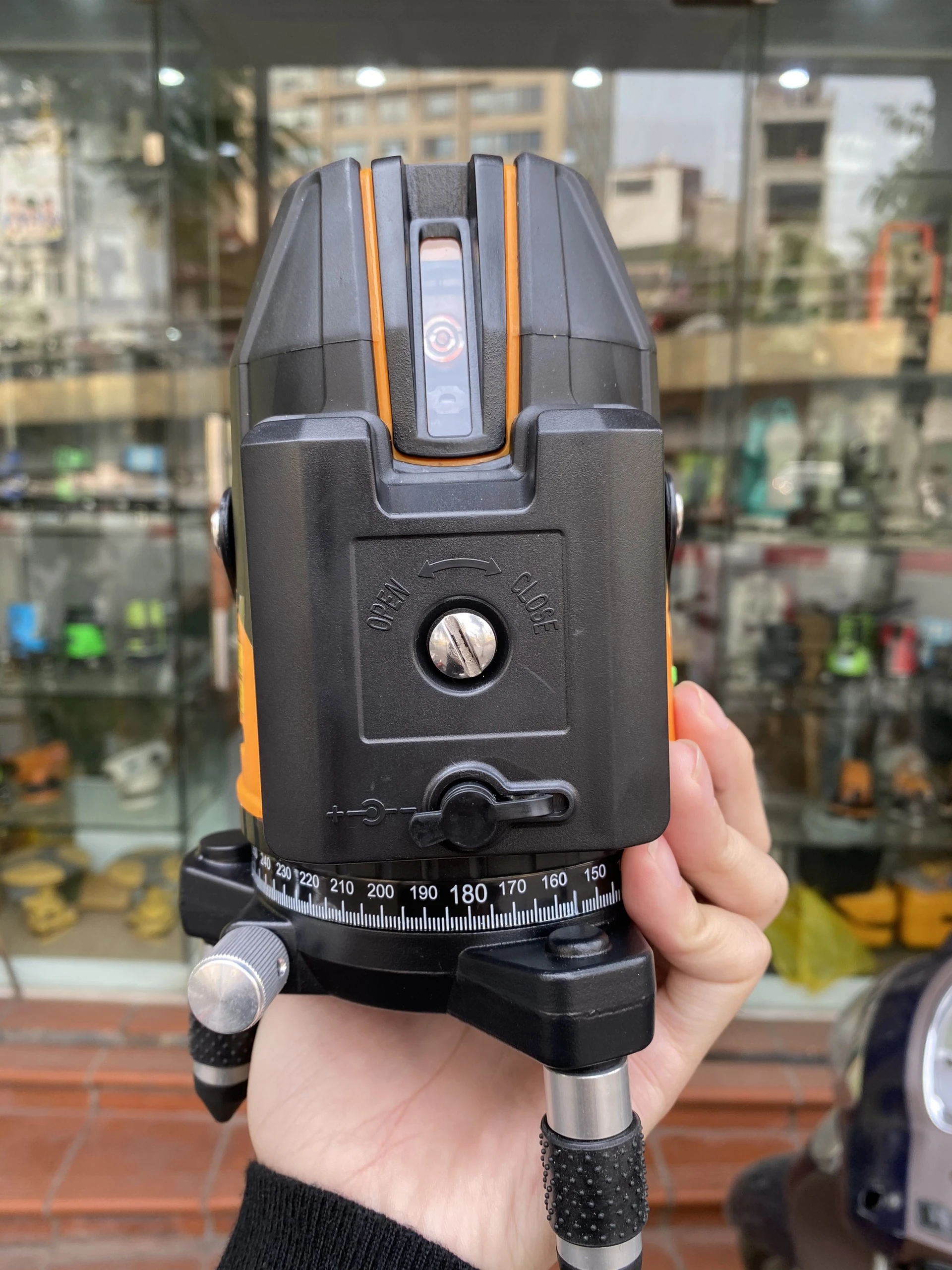 Máy Cân Bằng Laisai LSG686SPD 5 tia xanh