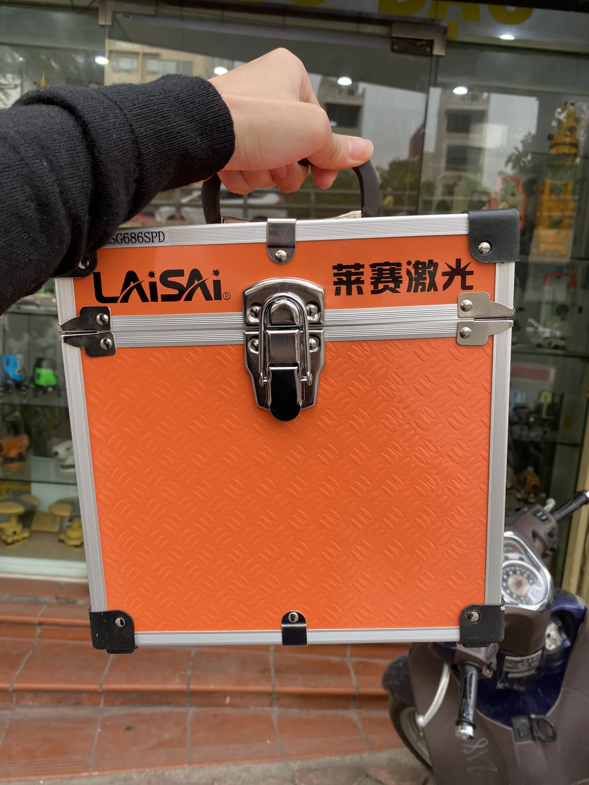 Máy Cân Bằng Laisai LSG686SPD 5 tia xanh