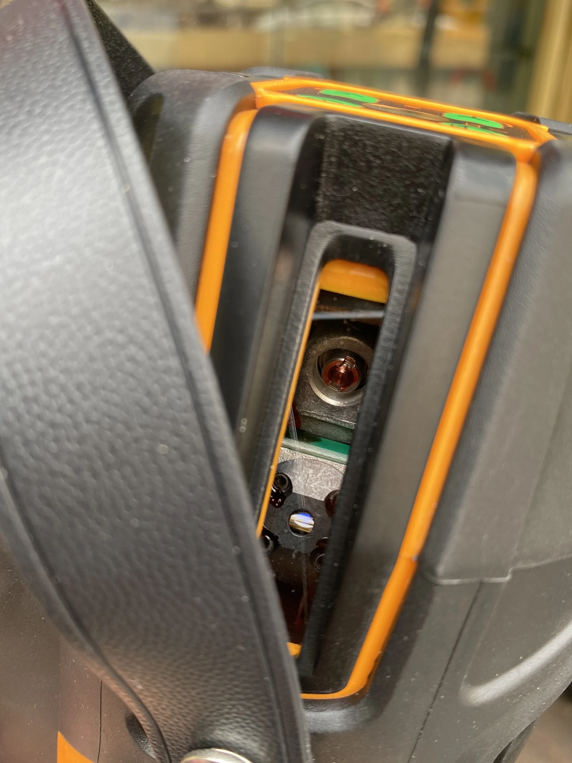 Máy Cân Bằng Laisai LSG686SPD 5 tia xanh