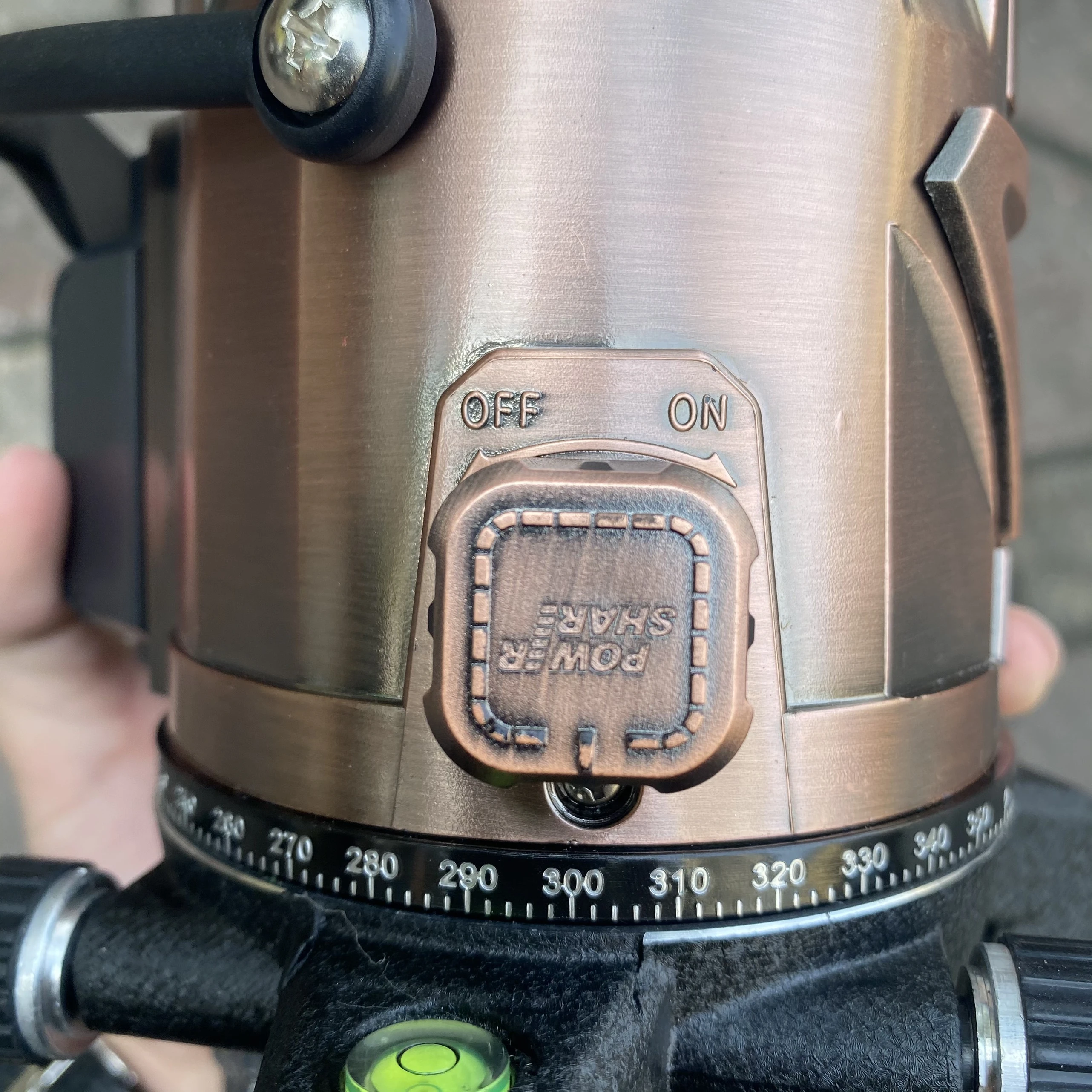 Máy cân bằng Laser Geotes Copper 5 tia xanh